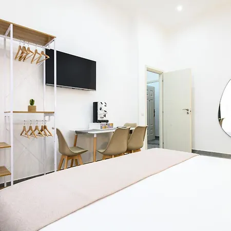 Guest house Giordano Center 4*