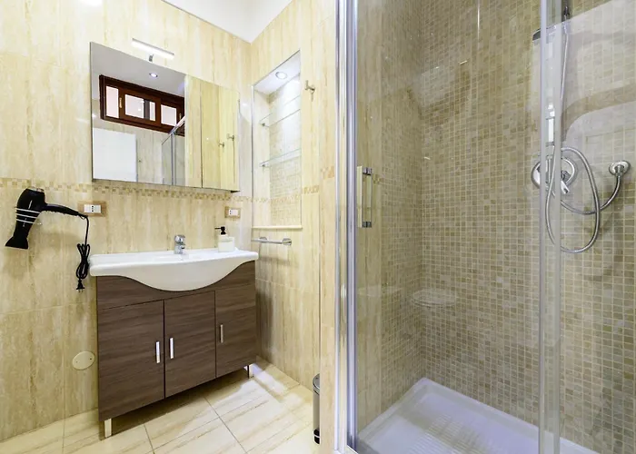 בית הארחה Giordano Center 4*