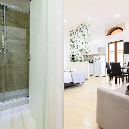 Guest house Giordano Center